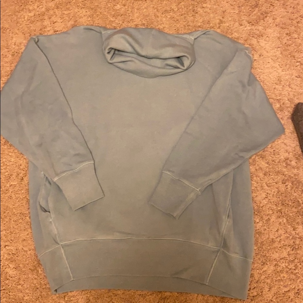 blue Aerie sweatshirt